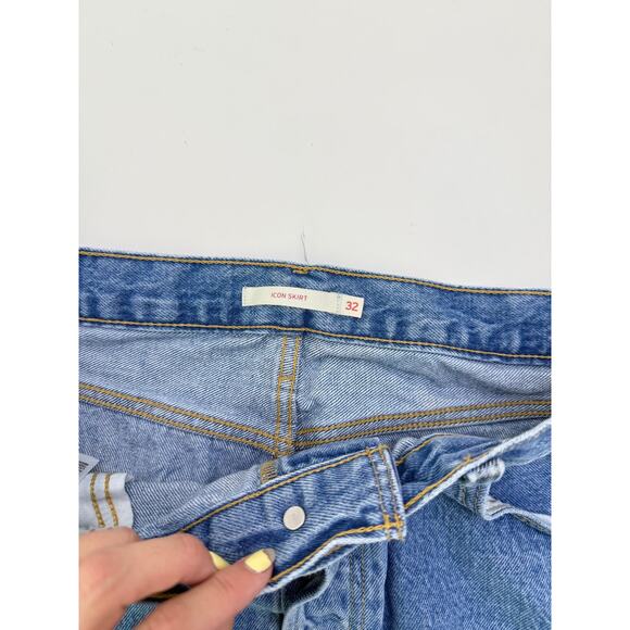 Levis icon denim skirt - size 32 - Picture 7 of 8